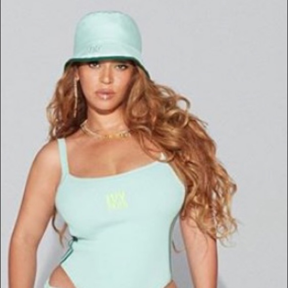 Adidas x Ivy Park - Bucket Hat - OSFW